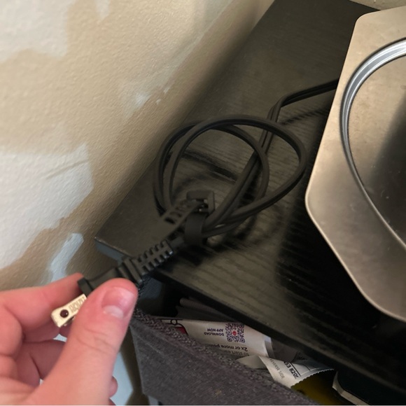 Cuisinart WAF-F10 Belgian Waffle Maker Rotating Round Flip Control - Picture 4 of 7